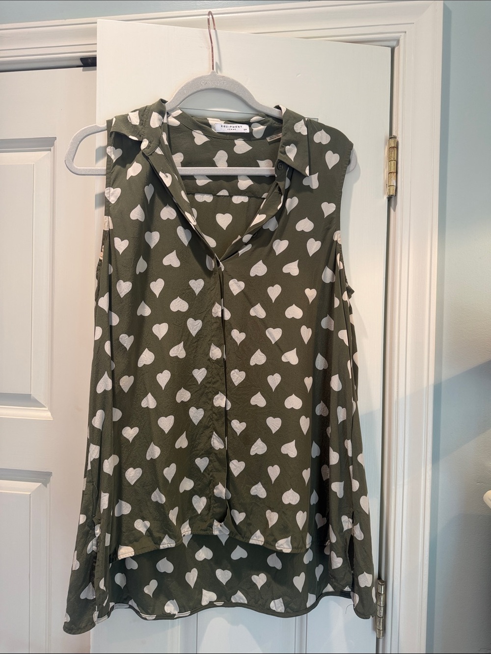 Equipment Olive Heart-Print Sleeveless Button-Down Blouse